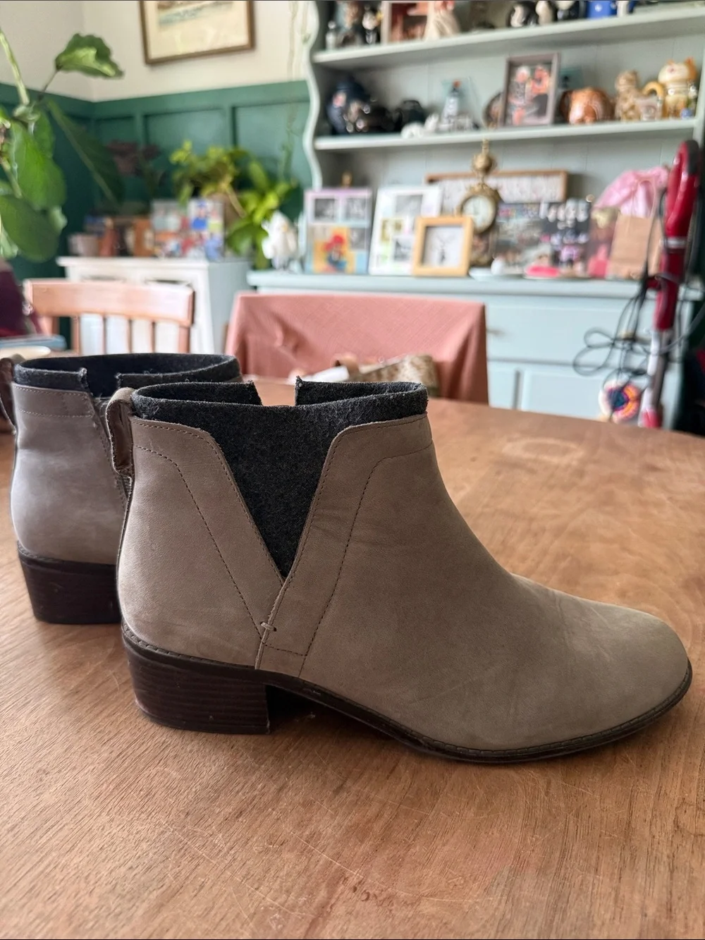 Vionic Sz 9 Joslyn Taupe & Gray Ankle Booties Weather Resistant Support